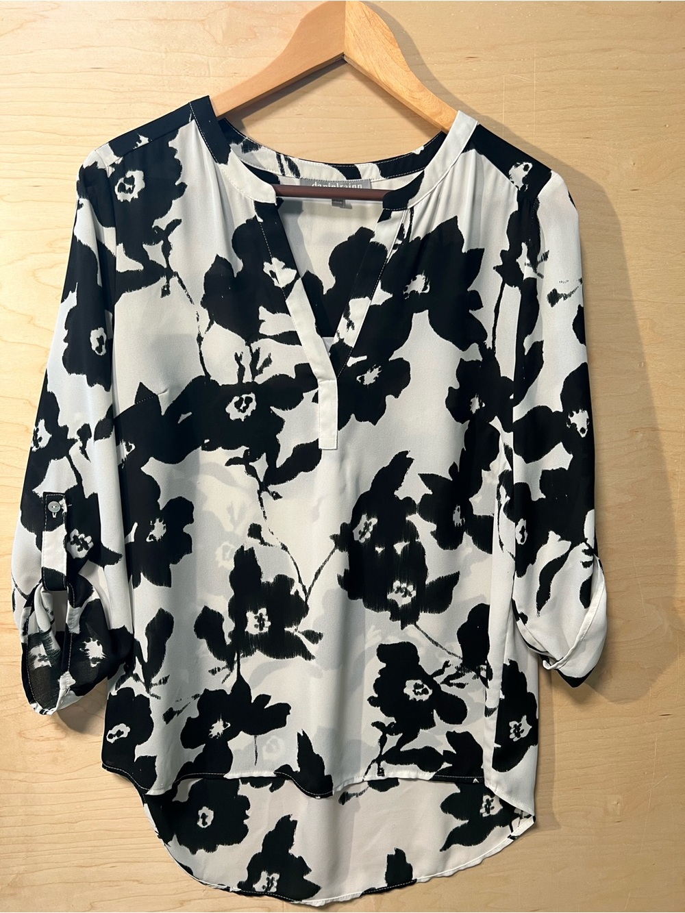Daniel Rainn Black & White Floral Split-Neck Tunic